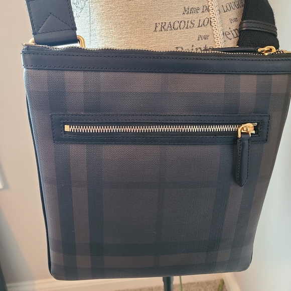 Burberry Elevated Smoked Check Beckley Slim Crossbody Chocolate Black - Picture 3 of 16